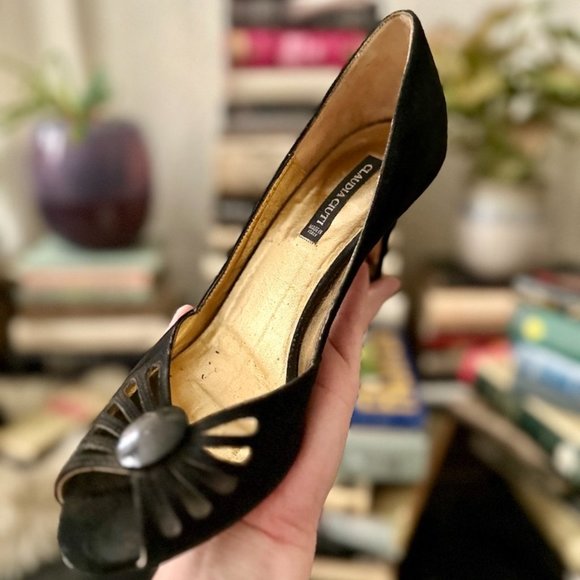 Vintage Claudia Ciutii 90s does 40s Black Cut Out Suede Peep Toe Heels- 8 1/2 - Picture 13 of 16